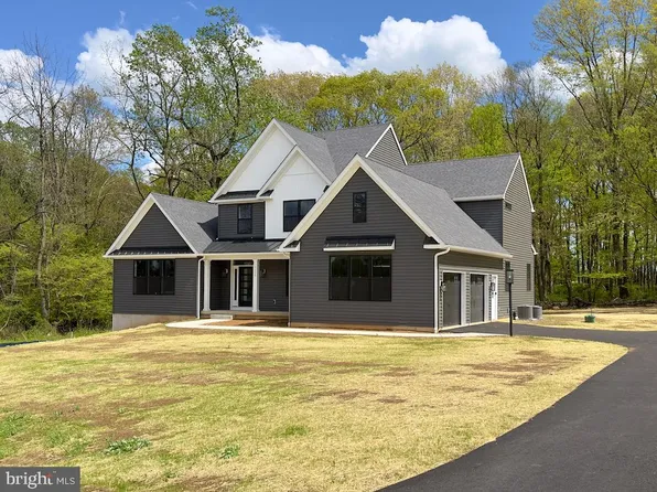 2645 Long Ridge Dr, Hellertown, PA 18055