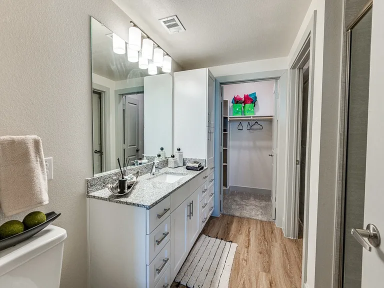 Grand at Saginaw — Photo 14