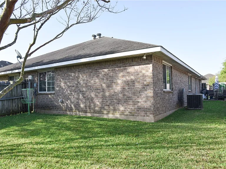 3813 Oldenburg Ln — Photo 20