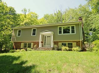 27 Richardson Dr, Ridgefield, CT 06877