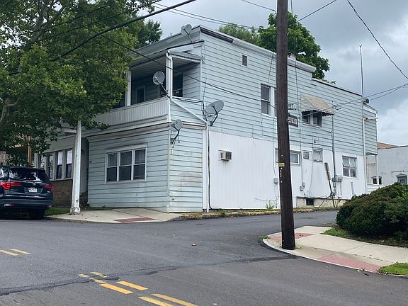 2nd image of 426-428 E Northampton St #3