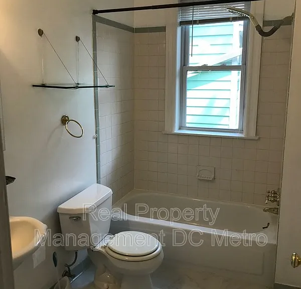 309 9th St NE — Photo 16