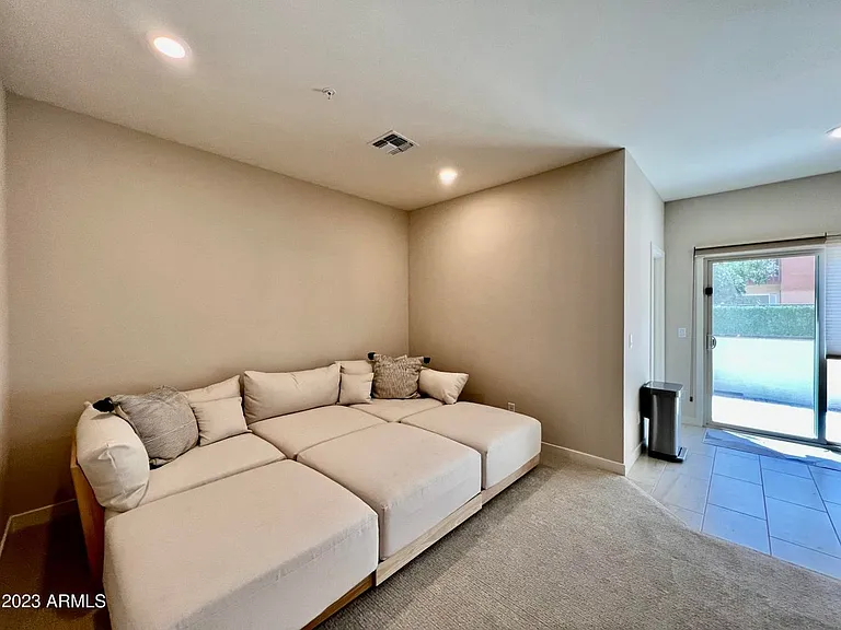 2145 W Harmont Dr — Photo 16