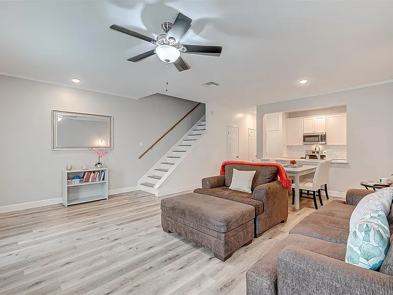8077 El Mundo St #8077 — Photo 11