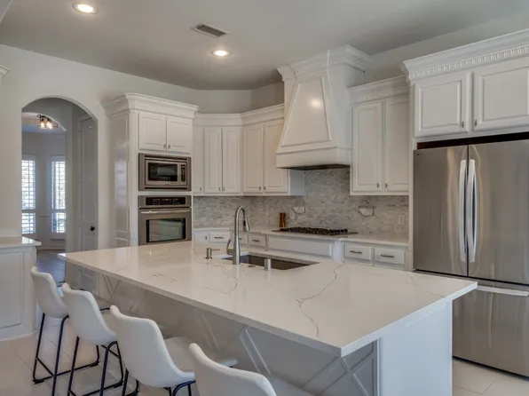 1044 Saint Francis Ln, Flower Mound, TX 75028