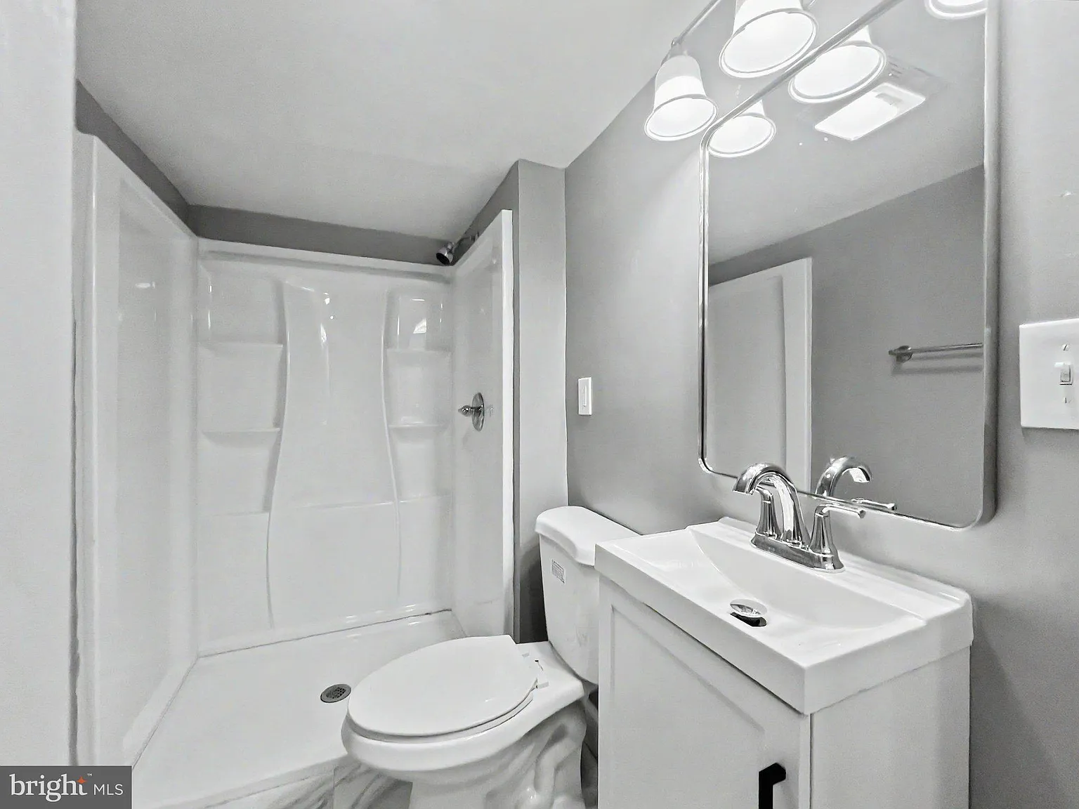 4 bed, 3.0 bath, 1364 sqft, $2,800 — Photo 4