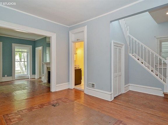 5th image of 219 W Eugenie St