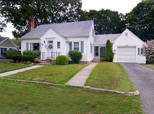 89 Brookdale Blvd, Pawtucket, RI 02861