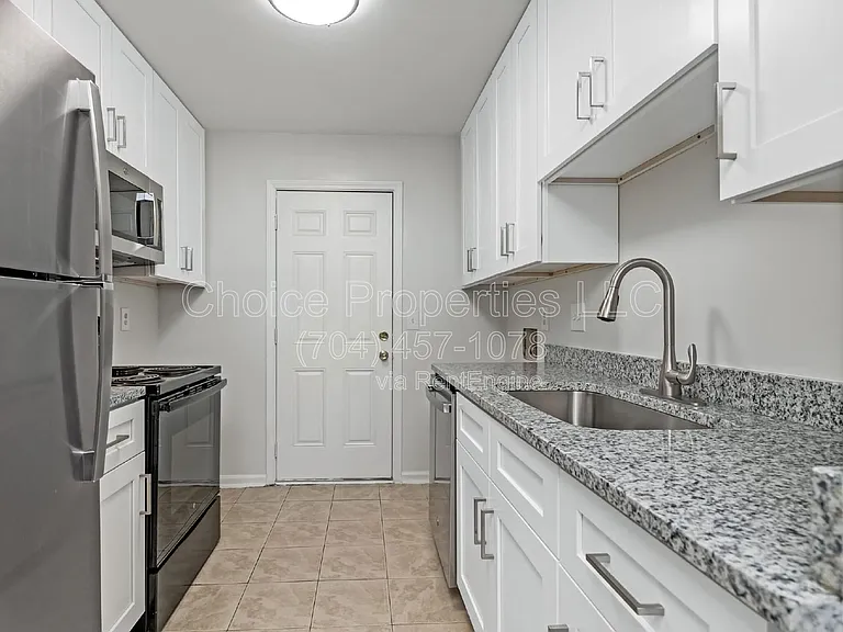 2611 Holton Ave #4 — Photo 3