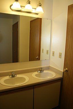 5th image of 5021 Brooklyn Ave NE APT 31