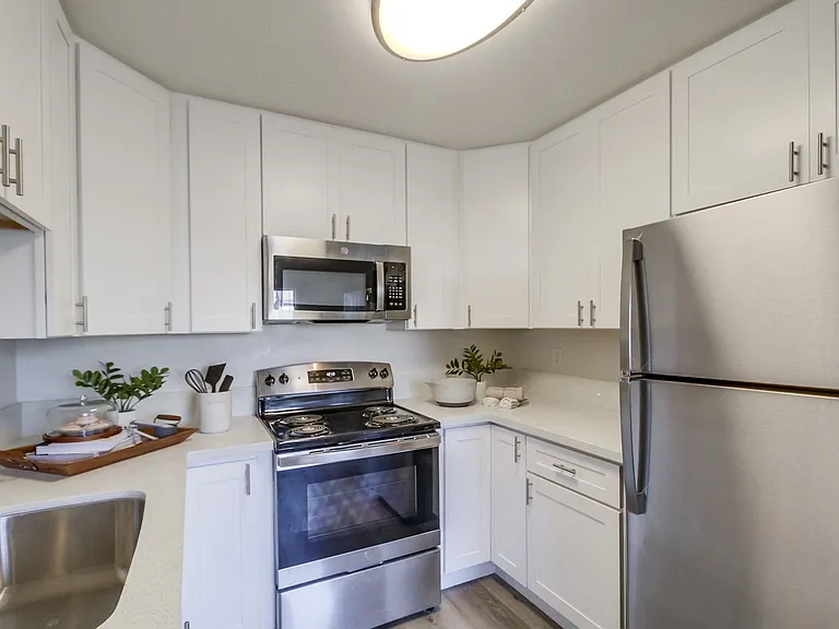 Mesa Vista Apartment Homes — Photo 20