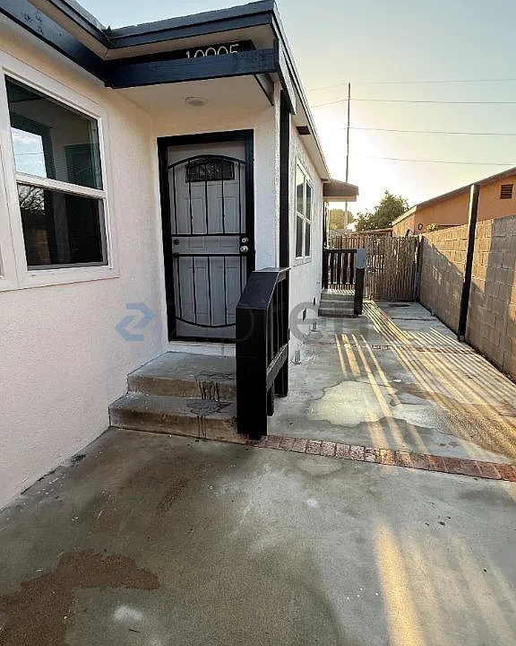 10905 S Burl Ave