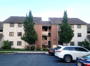 307 Ravens Crest Dr, Plainsboro, NJ 08536