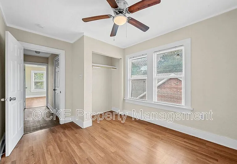1016 E Arlington Ave #D — Photo 6