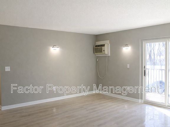 5th image of 418 Allan Ave APT 5