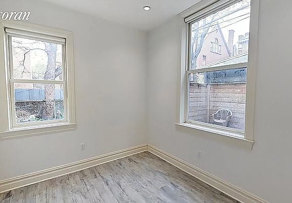 5th image of 871 Park Pl APT 1R