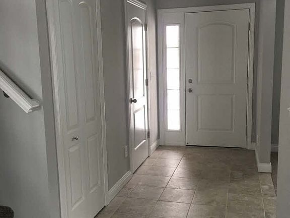 2nd image of 1525 Woodlake Ln