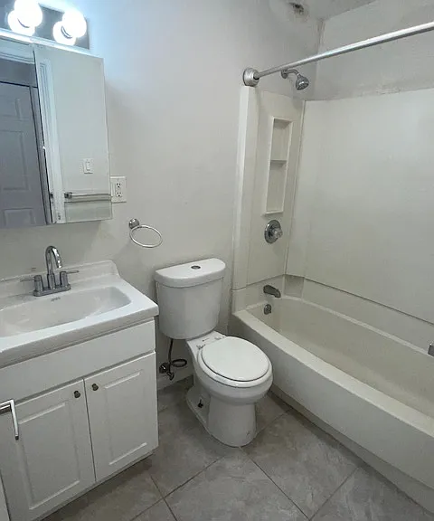 295B Elm St #B7 — Photo 3
