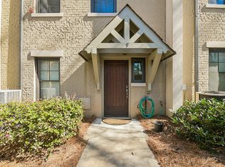 9 Knob Hills Cir, Decatur, GA 30030