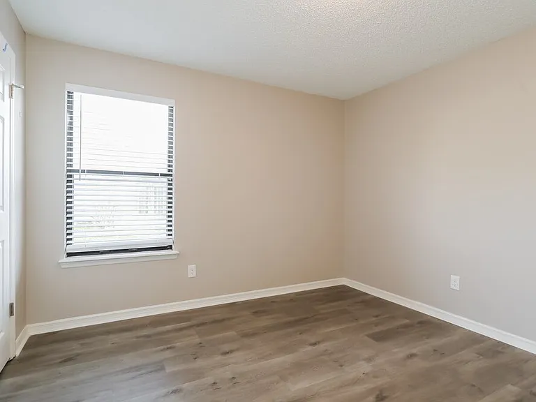 7749 Pikes Peak Dr — Photo 10