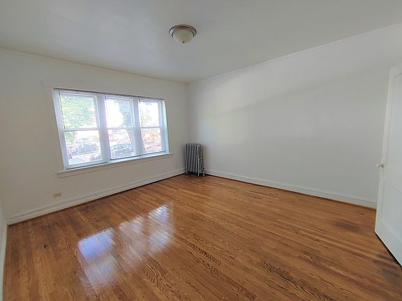 2nd image of 1707 W North Shore Ave