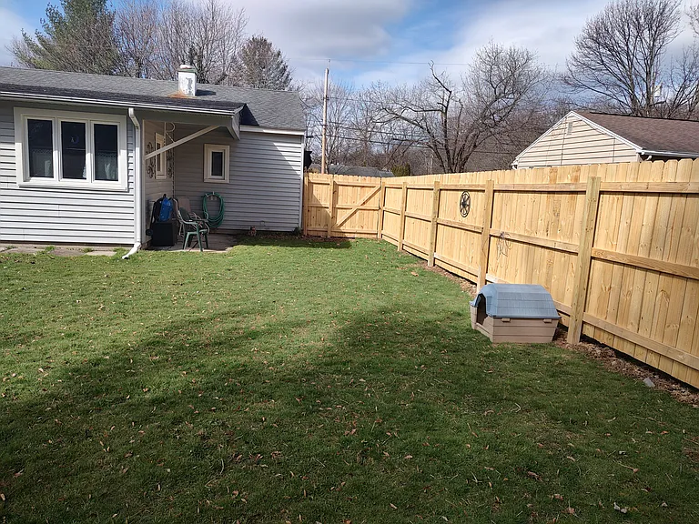124 Iroquois St — Photo 24