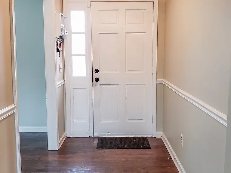 723 Skycliff Ct — Photo 17
