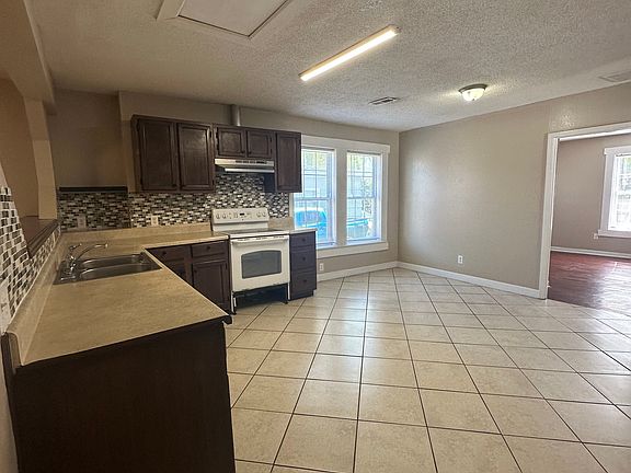 4th image of 407 Moir St #3