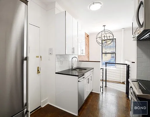 Rented by Bond New York | media 4