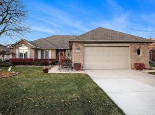 18899 Sandhurst Dr, Clinton Township, MI 48038