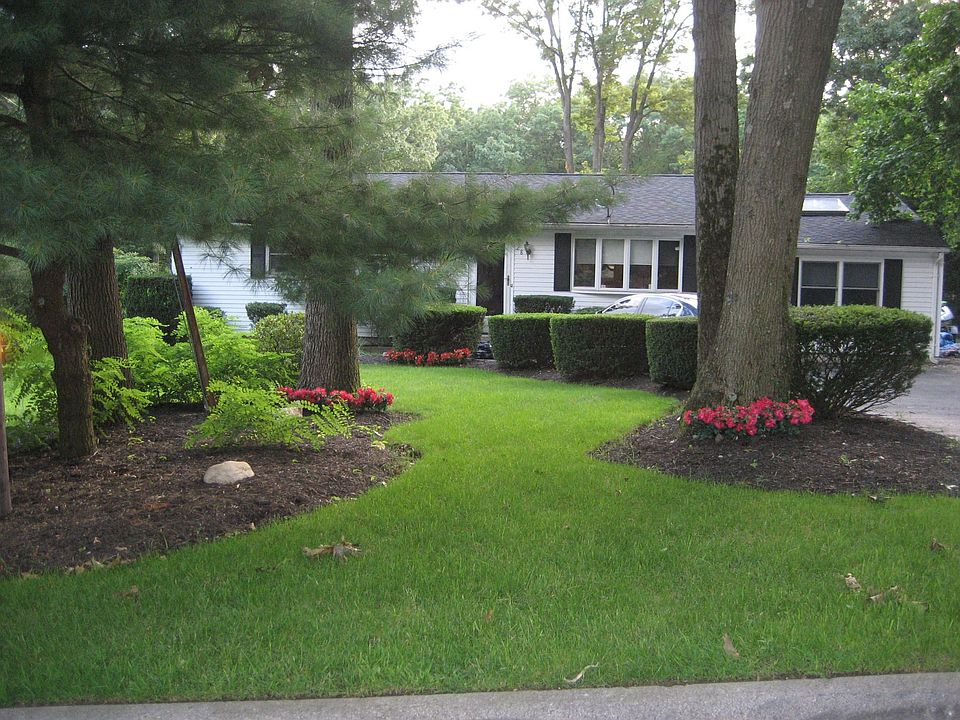1st image of 28 Winston Dr