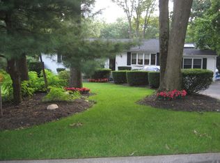 28 Winston Dr, Smithtown, NY 11787