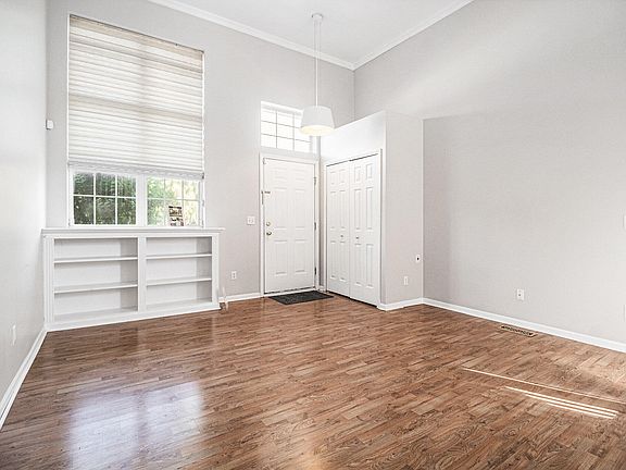 5th image of 1890 Lindsay Ln