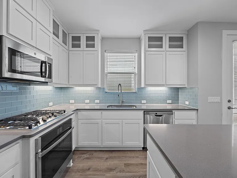 2222 Simond Ave #E — Photo 10