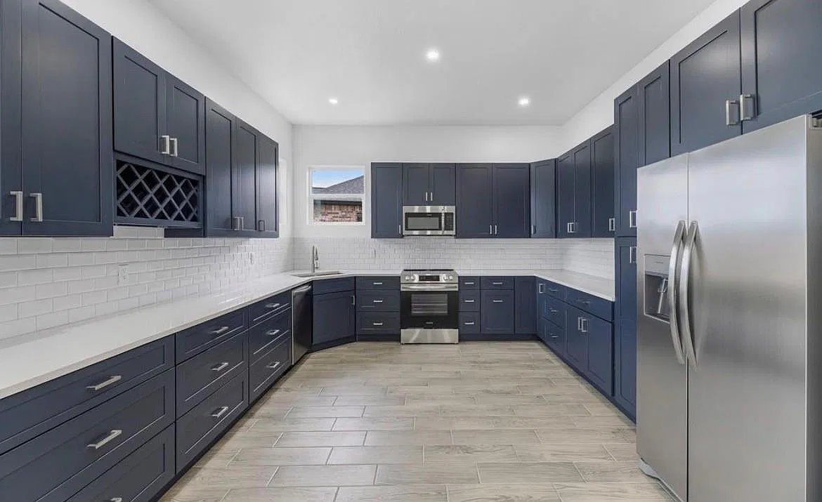 3 bed, 5.0 bath, 1869 sqft, $1,900 — Photo 2