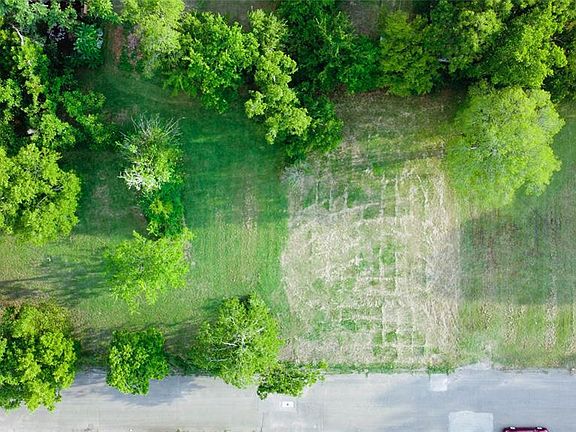 2nd image of 1404 Oneal St Lot 1B