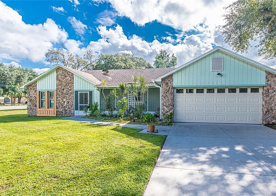 1st image of 2389 Oak Leaf Ln