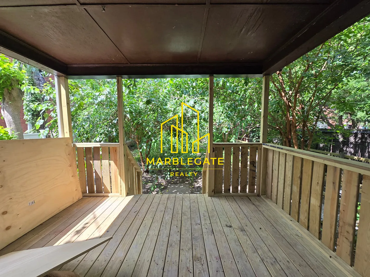 2 bed, 850 sqft, $2,200 — Photo 2