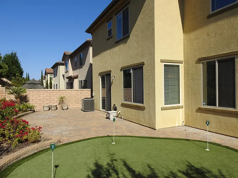 4897 Carriage Run Dr — Photo 4