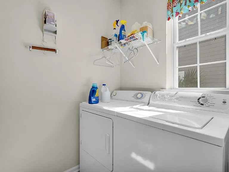 17 Thomas Bee Dr — Photo 49