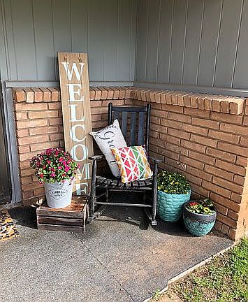 2nd image of 803 Mimosa St