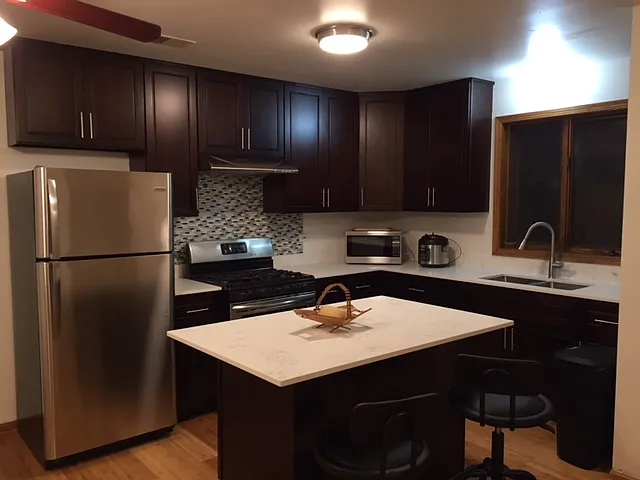739 S Claremont Ave — Photo 21