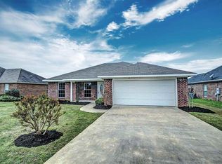 559 King Ranch Rd, Canton, MS 39046