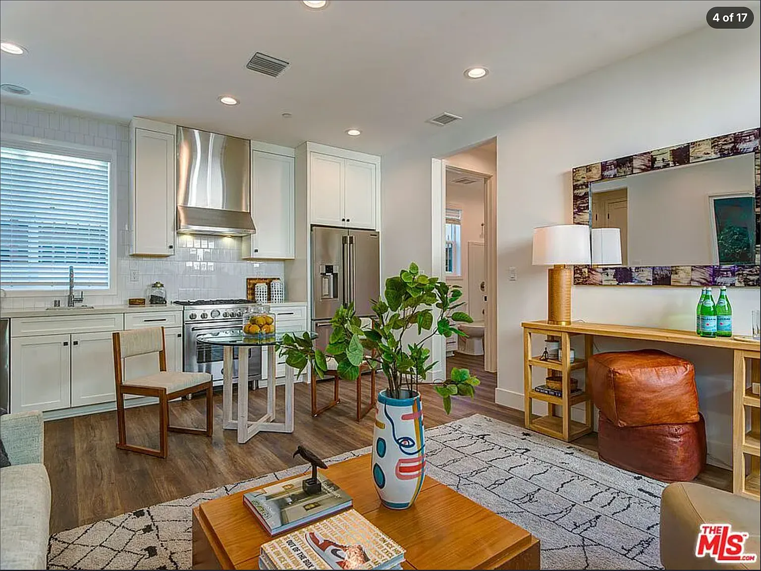 2 bed, 786 sqft, $4,250 — Photo 4