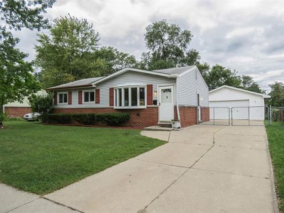 4th image of 1338 Nash Ave