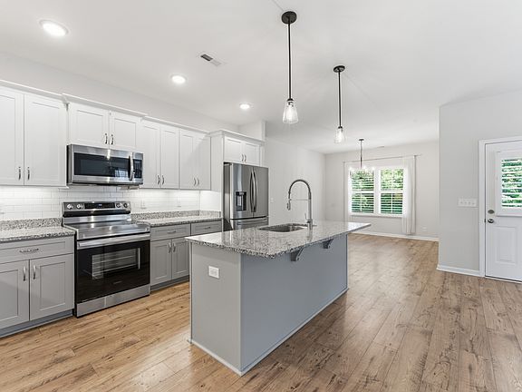 3rd image of 141 Stone Haven Dr