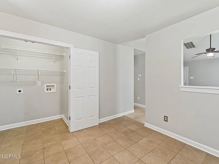 206 Streamwood Dr — Photo 6