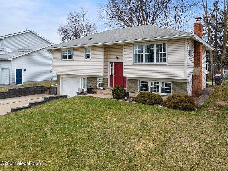 2nd image of 2070 Rensselaer Avenue