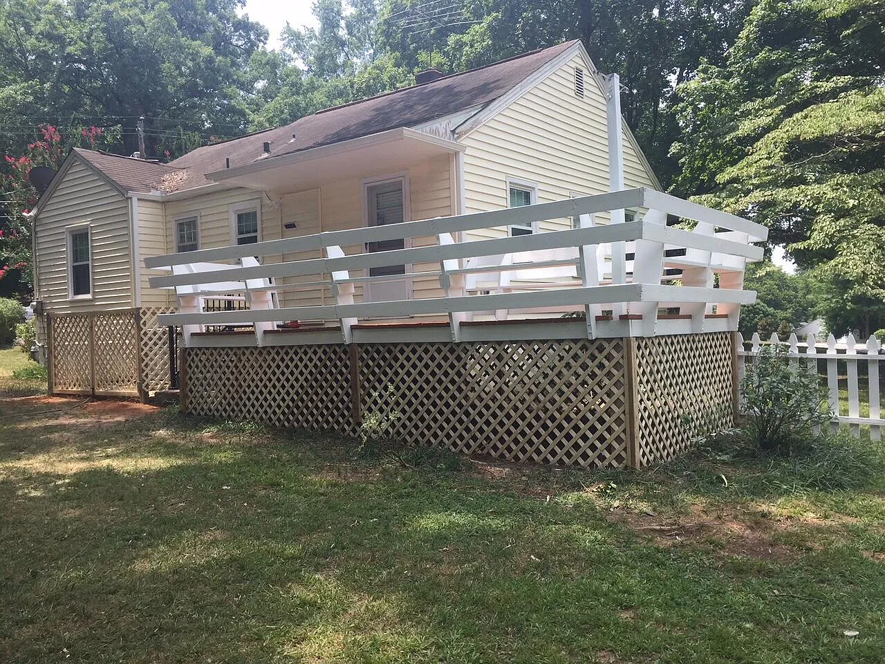 301 Dennis Ave — Photo 4