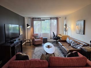 4977 Battery Ln APT 707, Bethesda, MD 20814